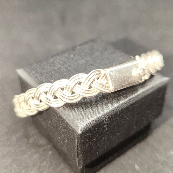TP-55 Mex925 Silver Braid Bracelet - Picture 3 of 10